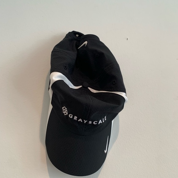 Grayscale hat - Picture 1 of 2